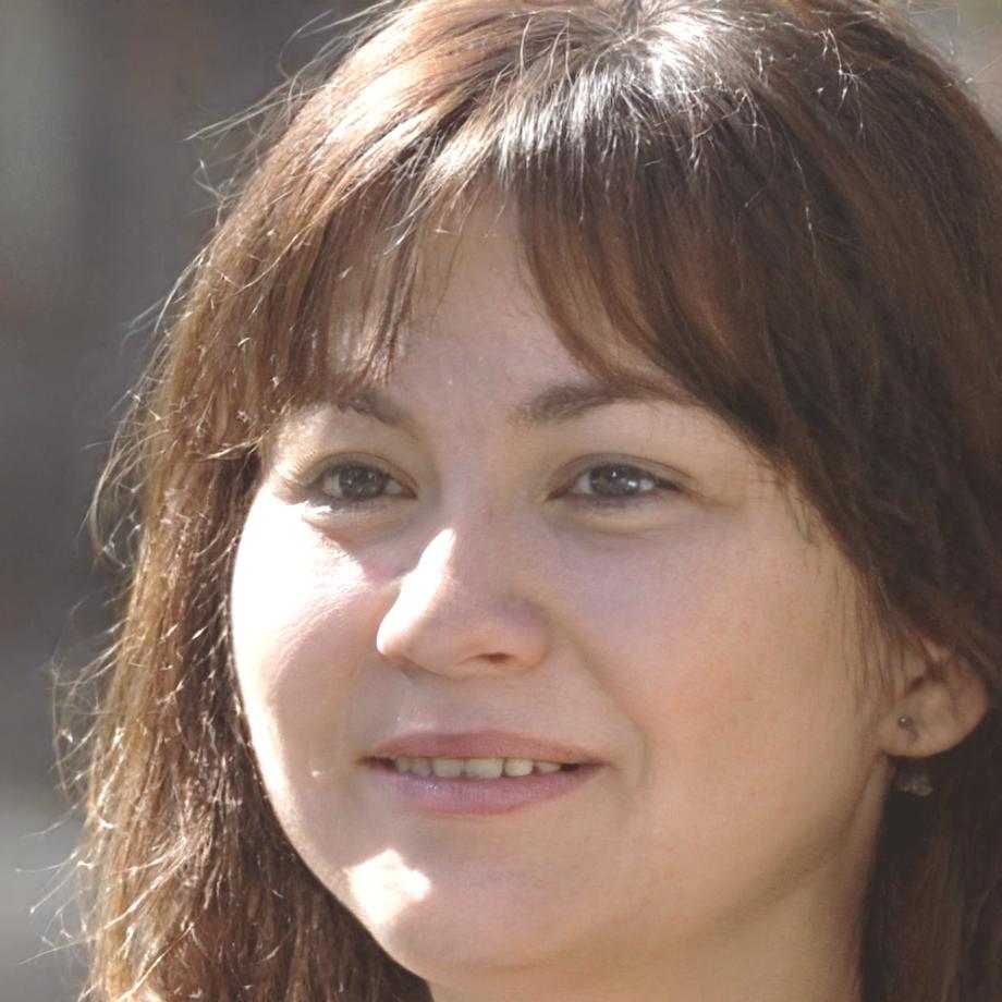 Portrait of Linh Nguyen, Compliance Systems Director